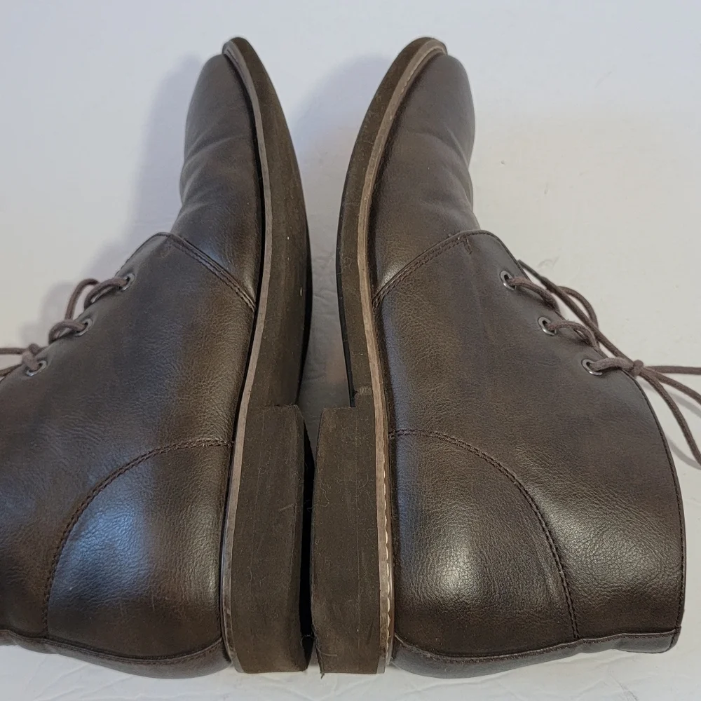GUESS Mens Dark Brown Joey's Chukka Boots Sz 10.5 Lace-up Fall Casual Chic Vegan